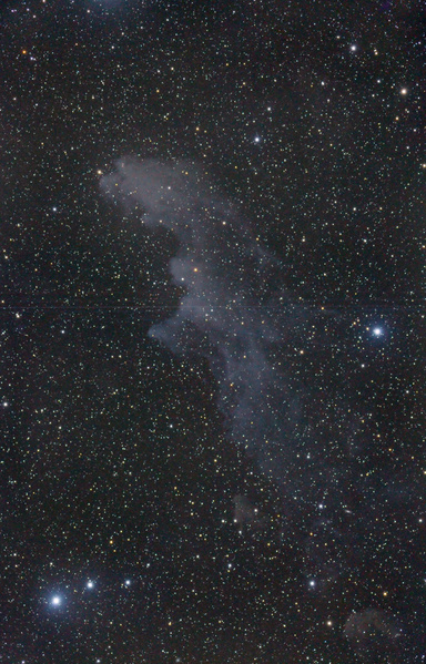 IC2118, Hexenkopf-Nebel
Erster Test vom neuen Beobachtungsort und auch erster Test der Canon 5DMKII von Tom (vielen Dank fürs Leihen). ERfreulicherweise ist der Platz sehr gut und auch der Refraktor kann das Vollformat mit nahezu punktförmigen Sternen füllen, leider saßen wir nach 5 Aufnahmen im Nebel.
Schlüsselwörter: IC2118, Hexenkopf-Nebel